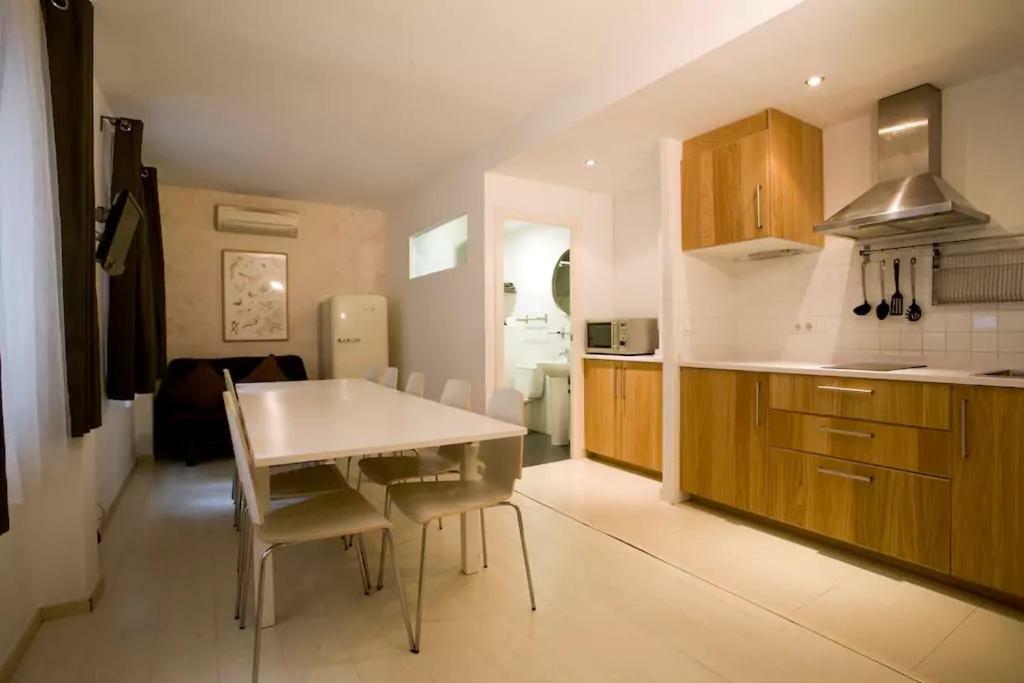 Old City Beach House Barcelona Bagian luar foto